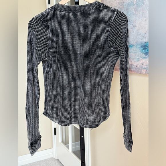 Mono B Mineral-Washed Waffle Knit Henley Top Black Women’s Medium NWT New Cotton - Picture 5 of 5